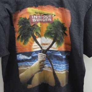 In N Out Burger  Drive Thru Texas Beach & Palm Trees T-Shirt, Mens Size L Gray